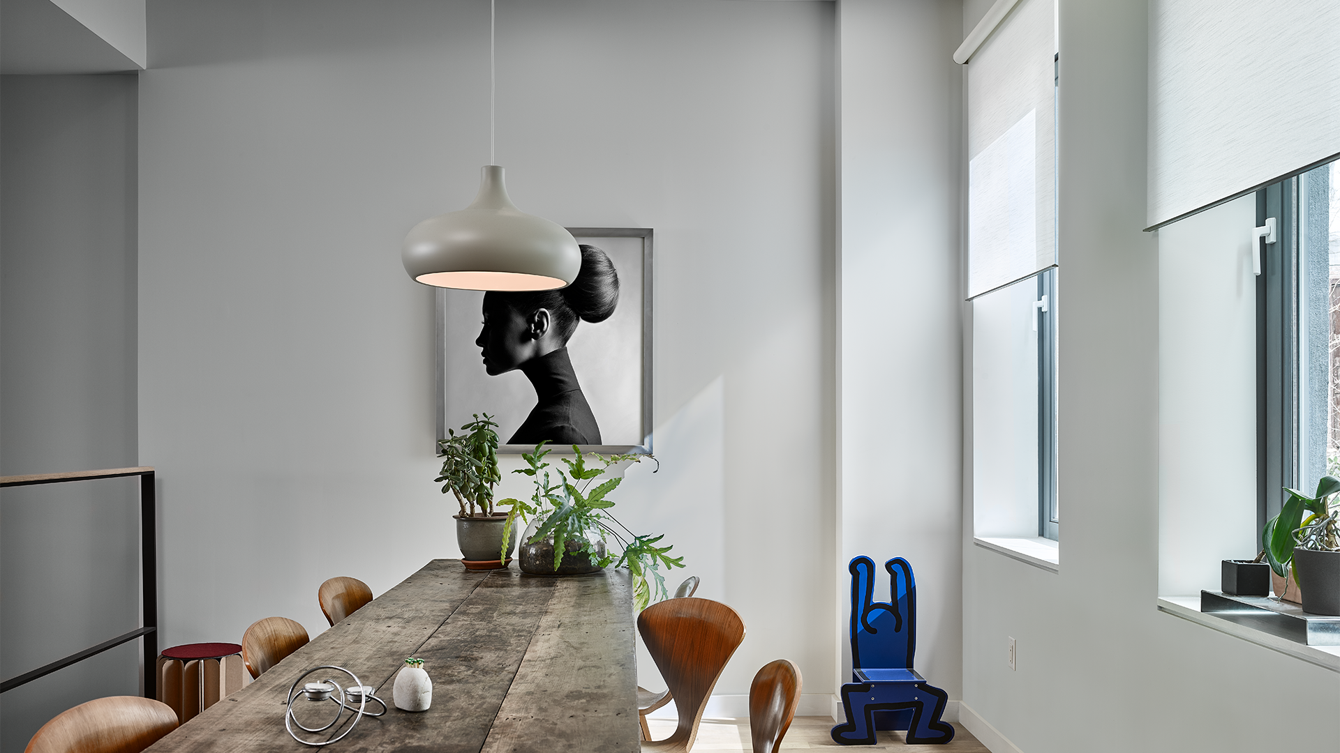 DinRm_NY Loft_Angle_Shades Preset_with Blue Chair